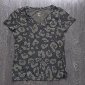 Soft cheetah print V neck T